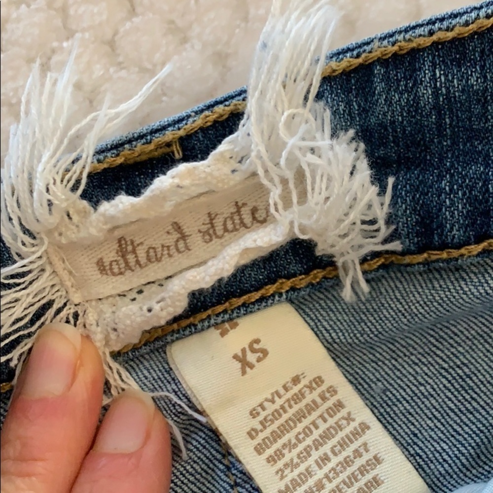 💗Altar’d state deconstructed denim skirt - Picture 2 of 3